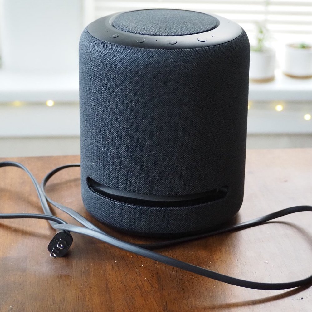 Amazon Alexa Echo Studio 02T2V3 Smart Speaker